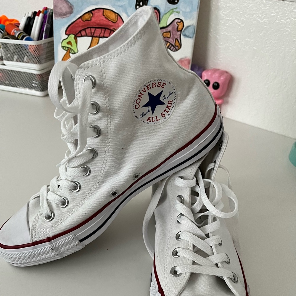 White new converse original size 8men 10 women